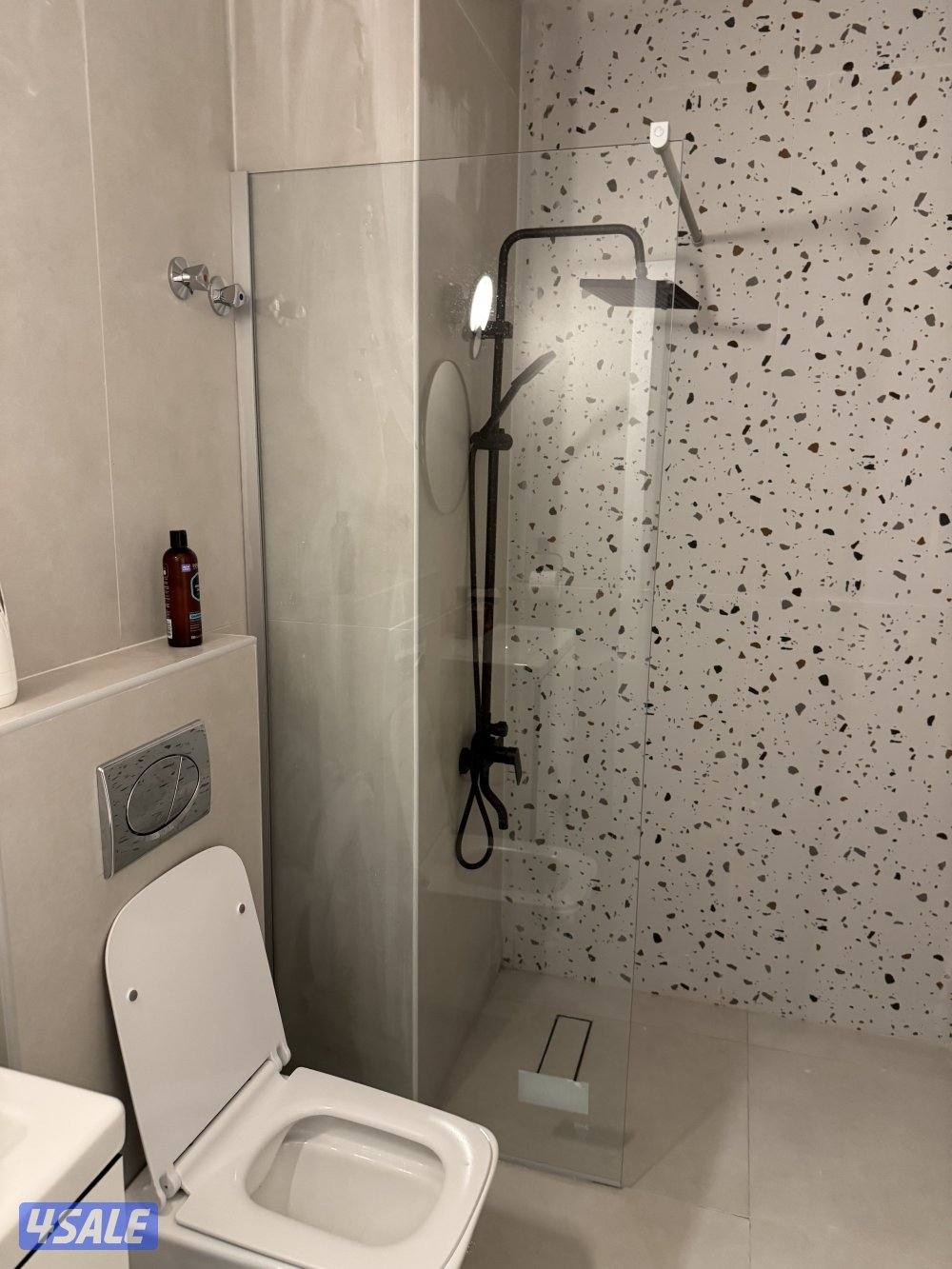 خلو شقة بمنتجع خاص على البحر في المنقف على الطريق الساحلي6