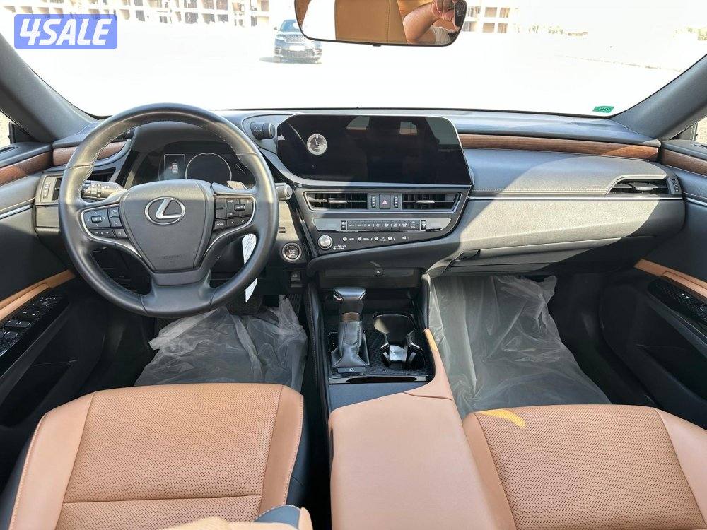 لكزس ES 350 بريميير موديل ٢٠٢٤ صبغ الوكالة9