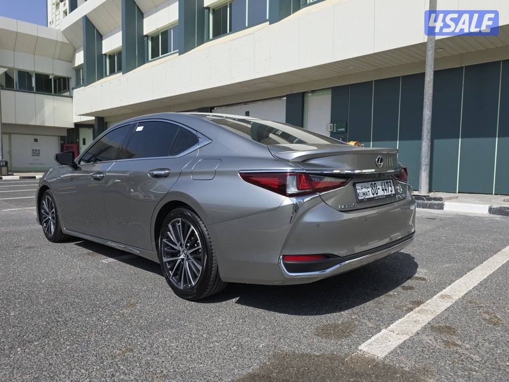 للبيع لكزس الدرجة الاولى2