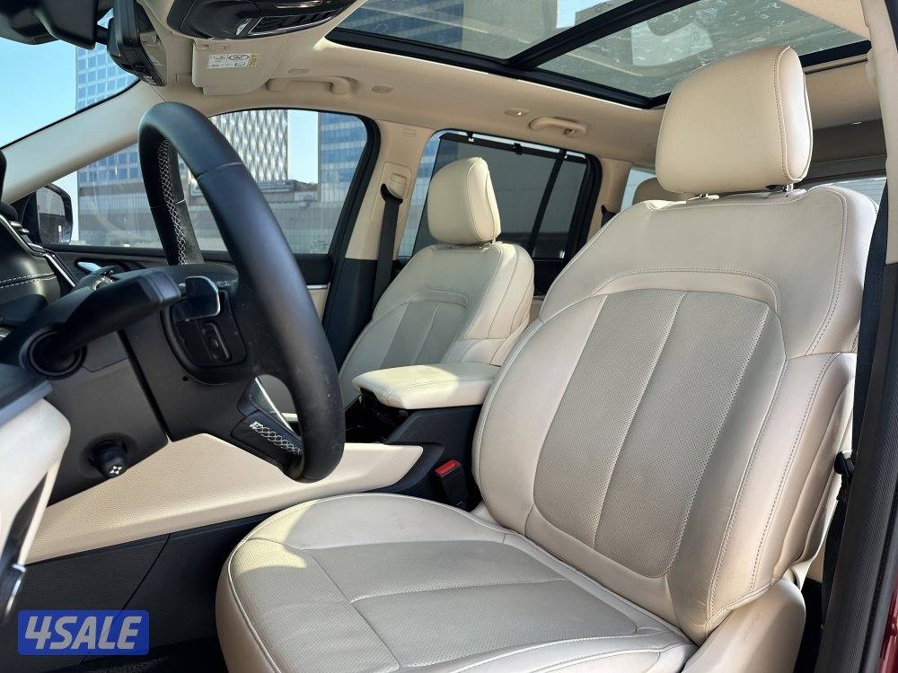 للبيع قراند شروكي موديل 2022 ماشي 32 كم5