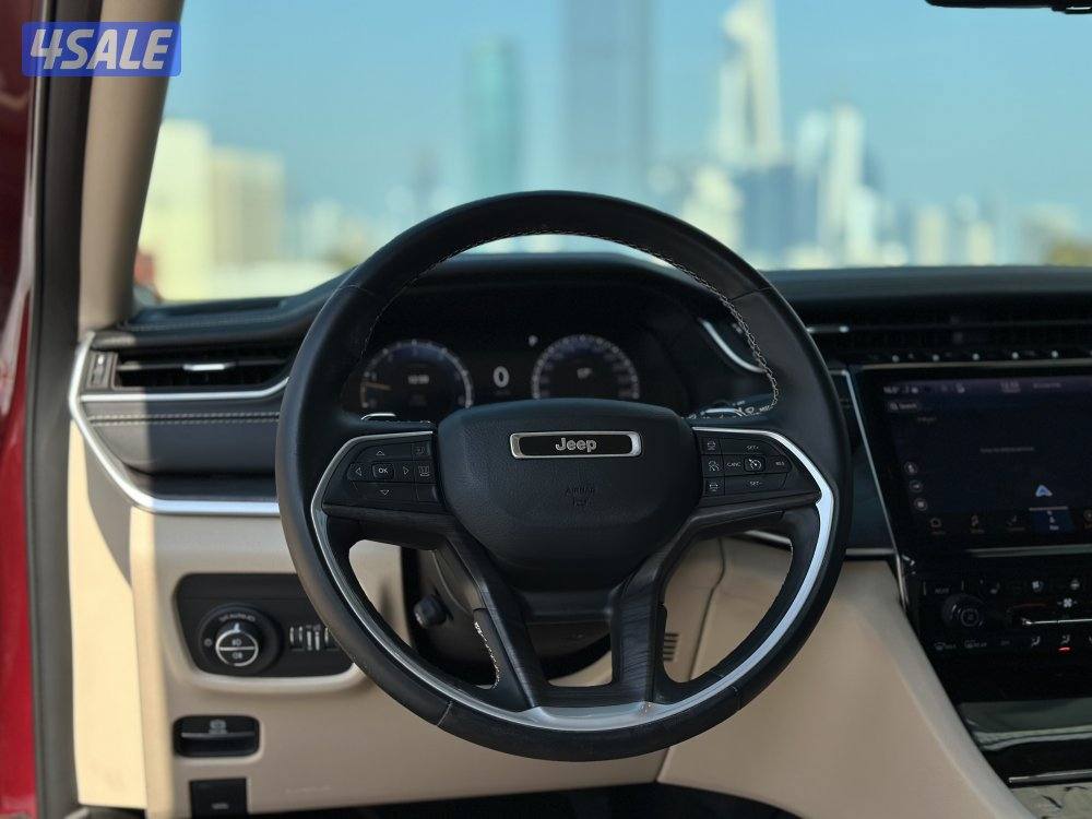 للبيع قراند شروكي موديل 2022 ماشي 32 كم7