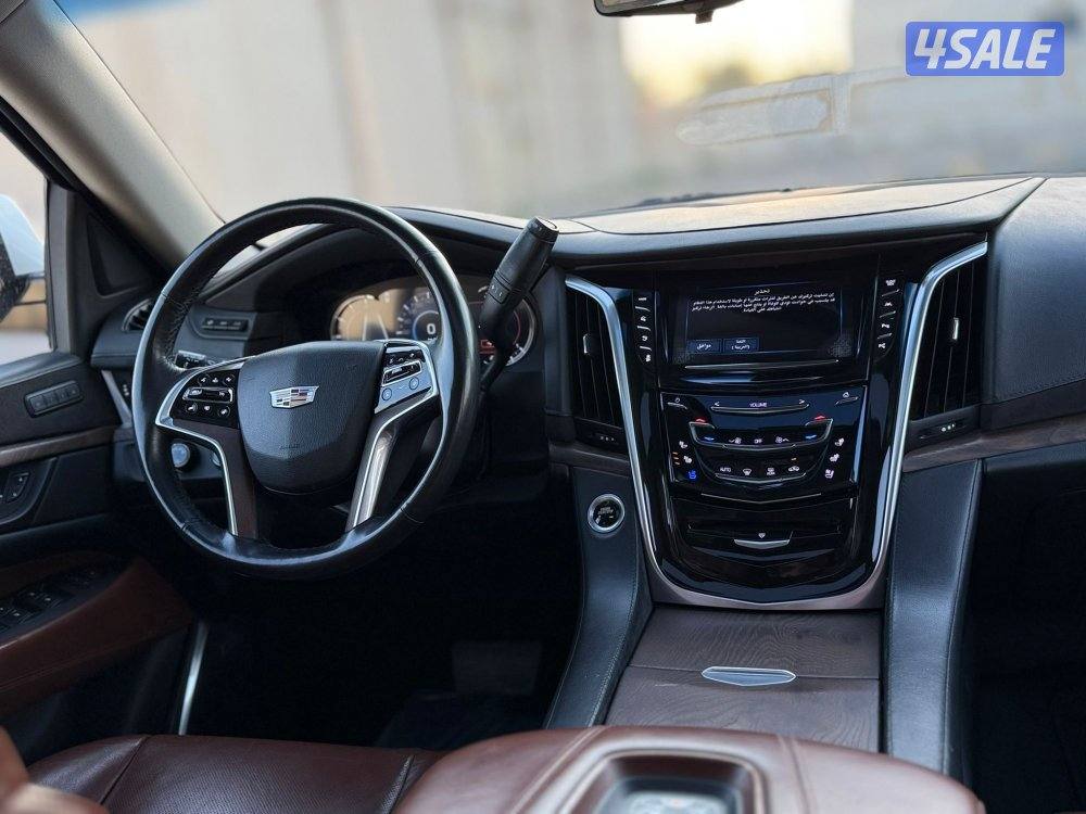 للبيع اسكاليد 2019 صبغ الوكاله عدا قطعه عداد 127 الف6