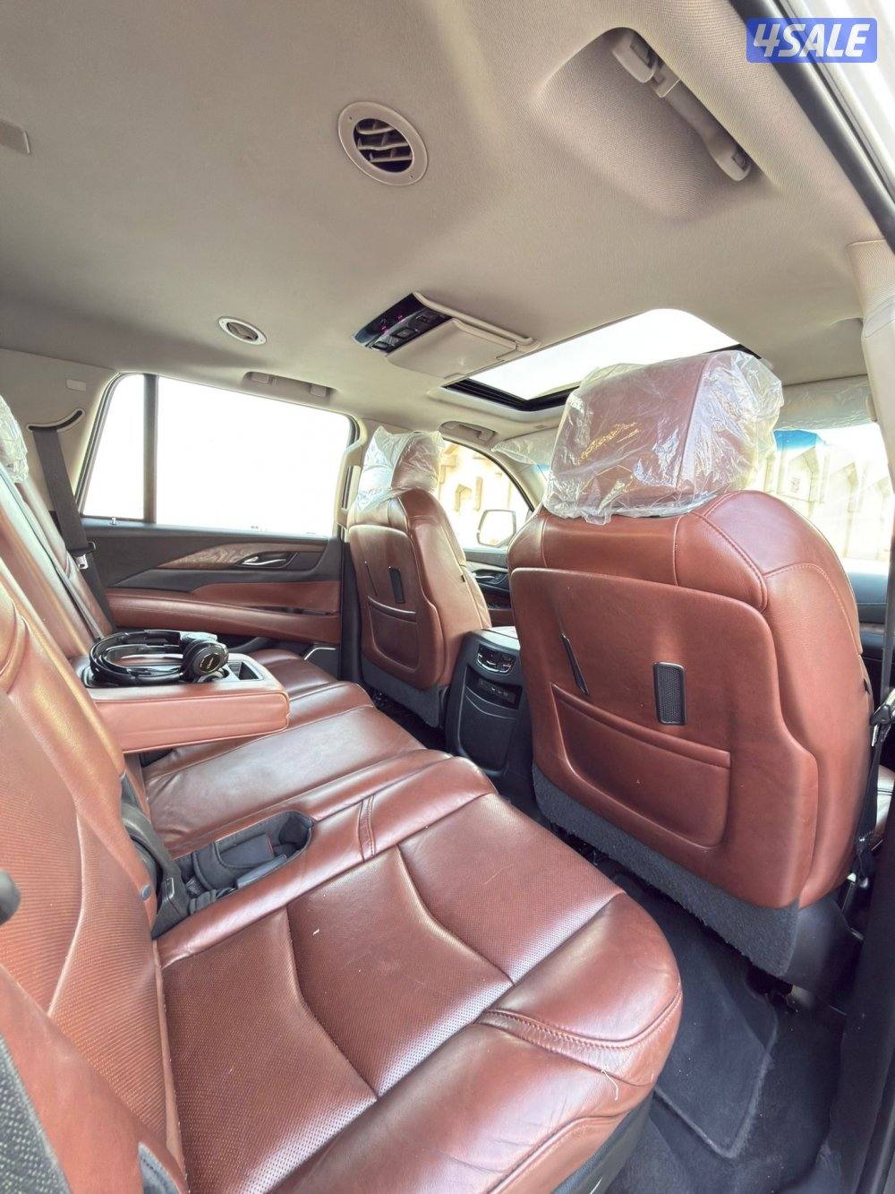 للبيع اسكاليد 2019 صبغ الوكاله عدا قطعه عداد 127 الف8