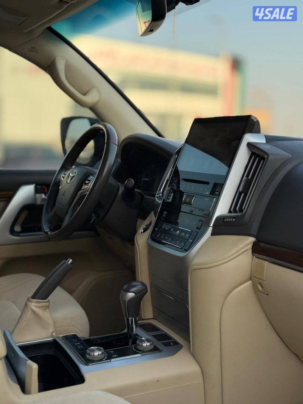 لاند كروزر 2016 صبغ الوكاله عدا قطعه وجزء  عداد 305 الف10