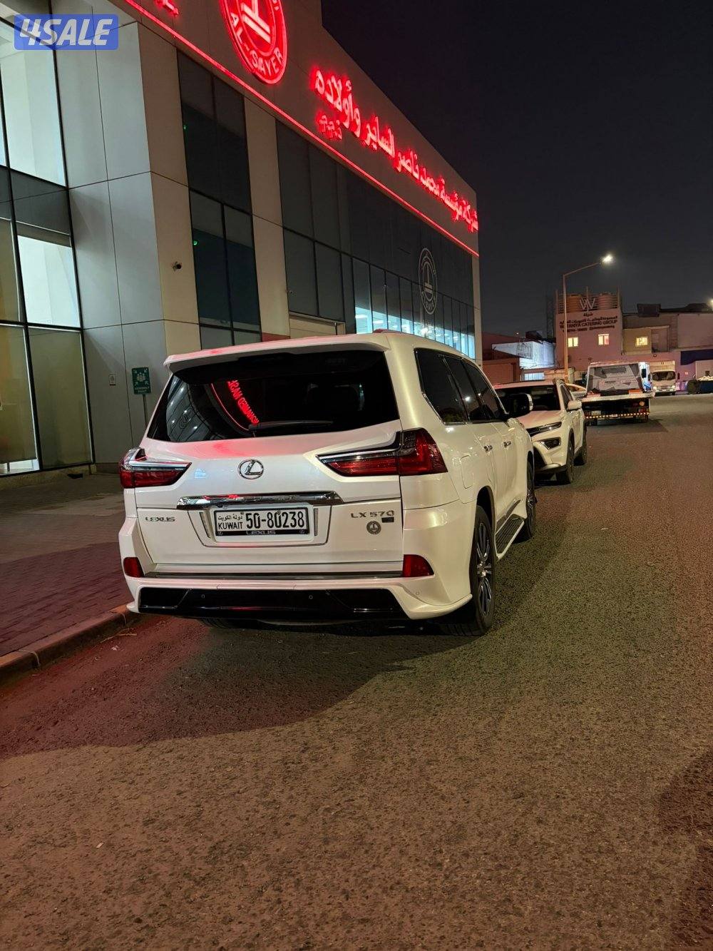 للبيع لكزس موديل 2021 الفل أعلى درجه0