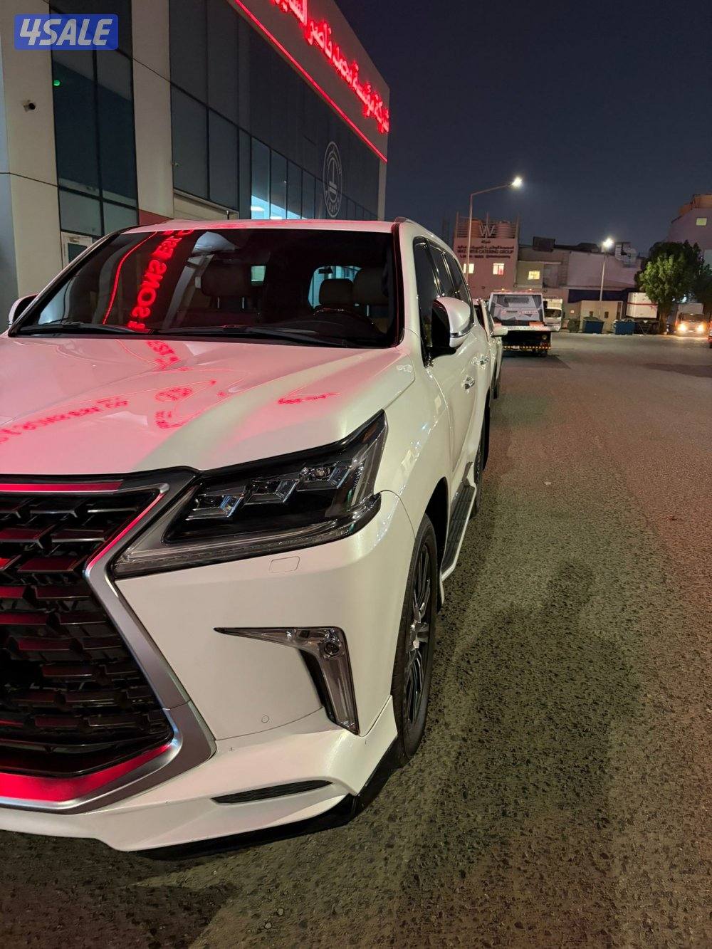 للبيع لكزس موديل 2021 الفل أعلى درجه2