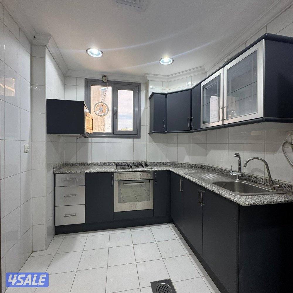 شقة إطلالة بحرية للإيجار في السالمية5