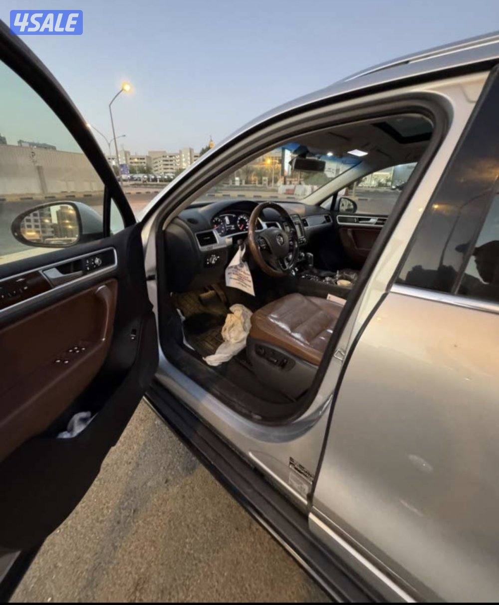 للبيع سيارة طوارق 20159
