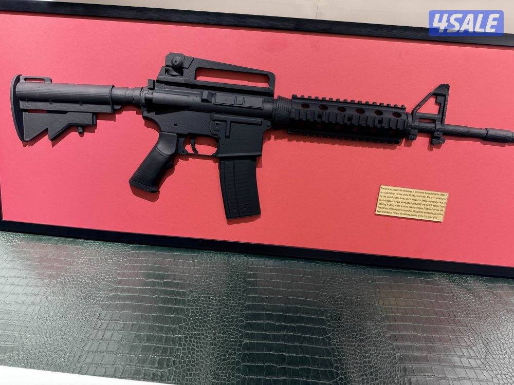 للبيع لوحات 3d حسب الطلب واختيارك للون خلفيات والاطارات  سلاح m4 اوak3