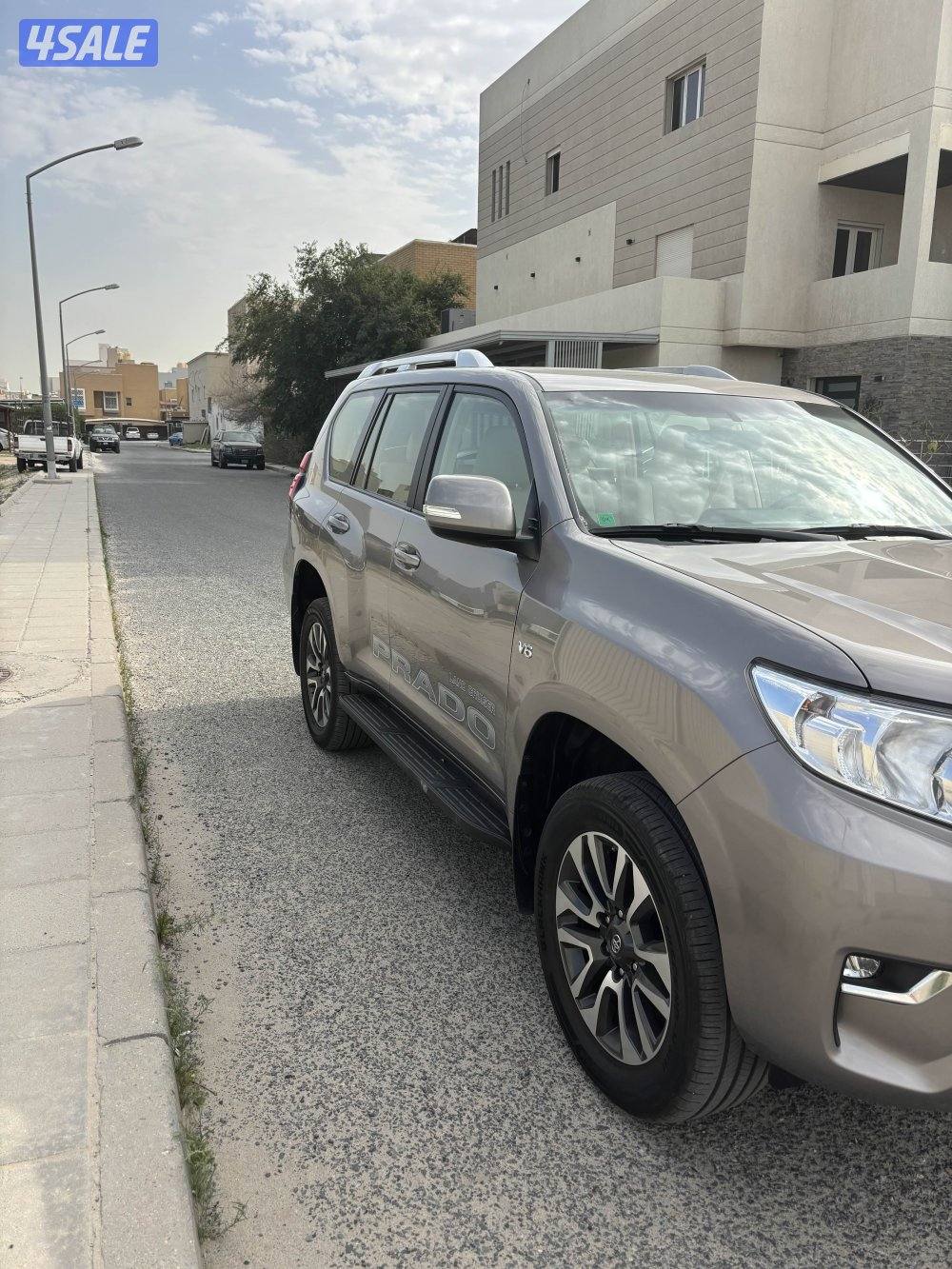 برادو 2022 الدرجه الاولى جلد وفتحه وشاشه صبغ الوكاله5