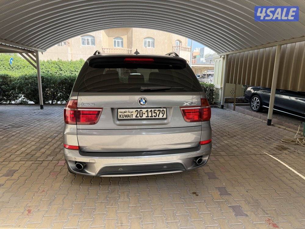 للبيع بي ام اكس 5 موديل ٢٠١٣ ماشي ١٨٩ الف كم وكاله4