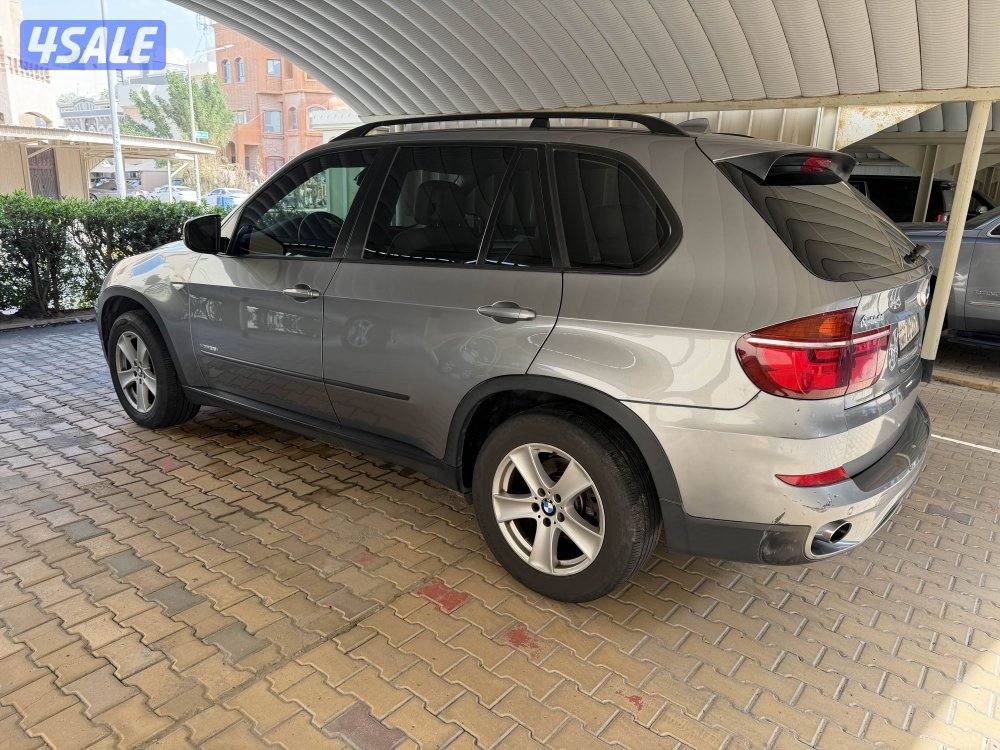 للبيع بي ام اكس 5 موديل ٢٠١٣ ماشي ١٨٩ الف كم وكاله0