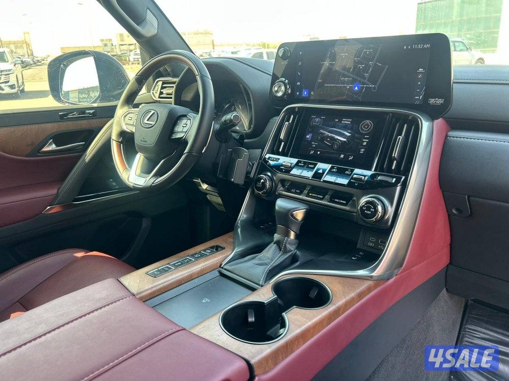 لكزس LX600 درجة اولى  twinturbo .V6 موديل 2024 ماشي 12.000 k.7