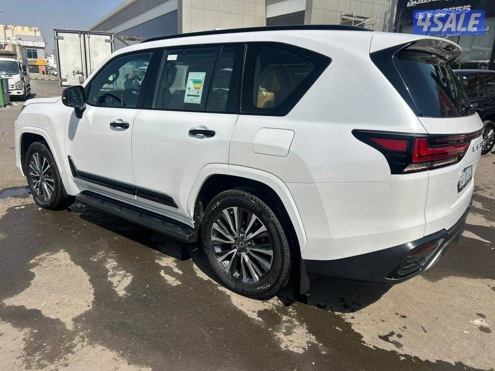 لكزس LX600 درجة ثانيه  twinturbo .V6 موديل  2022 ماشى 47.000 k.m3