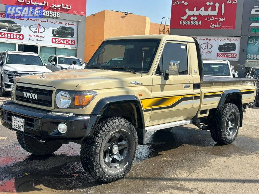 تويوتا لاند كروزر شاص LX .V6 موديل 2022 ماشى 50.000 k.m وارد الساير .0