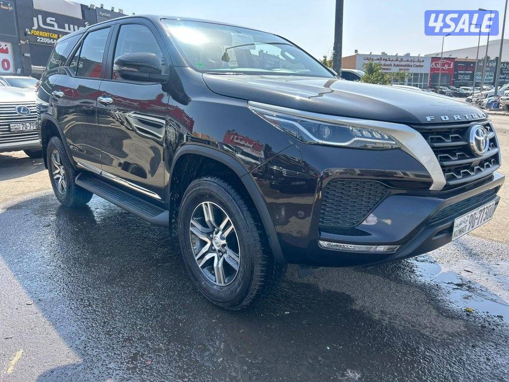 تويوتا فورتنر  موديل 2026 ماشى 1000 k.m  وارد الساير .صبغ وكالة  شاشة.1