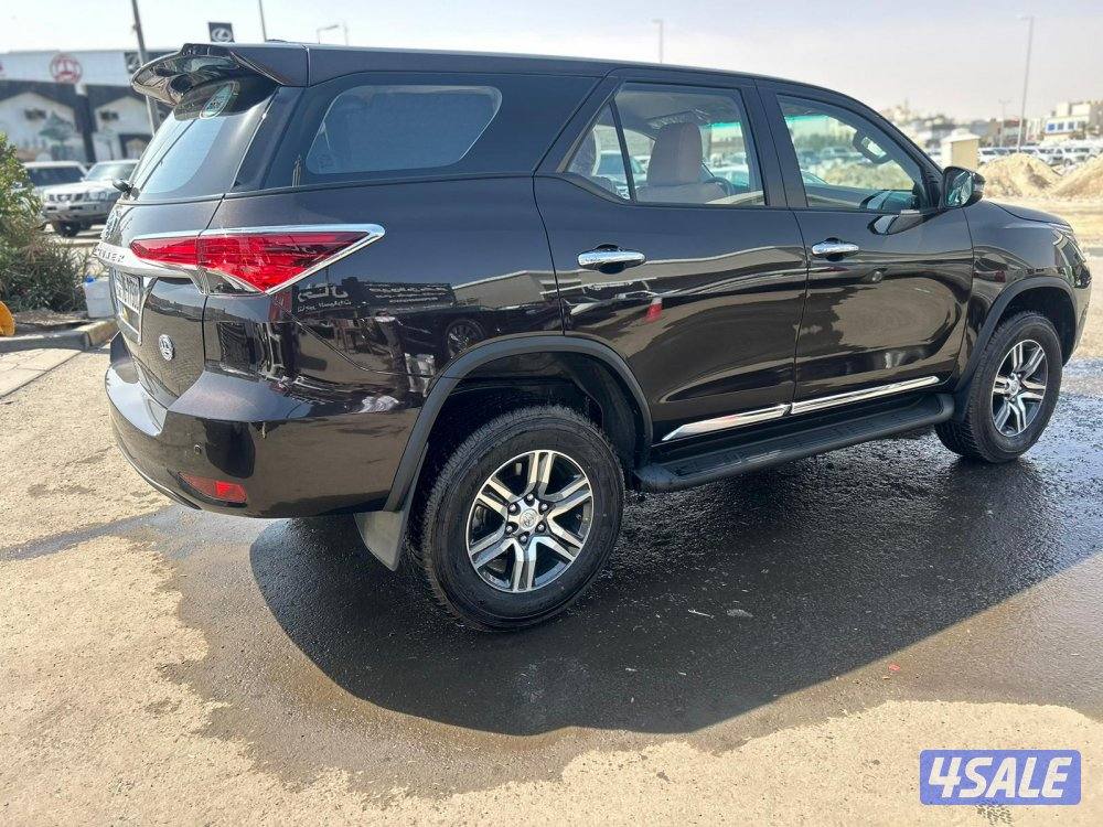 تويوتا فورتنر  موديل 2026 ماشى 1000 k.m  وارد الساير .صبغ وكالة  شاشة.3