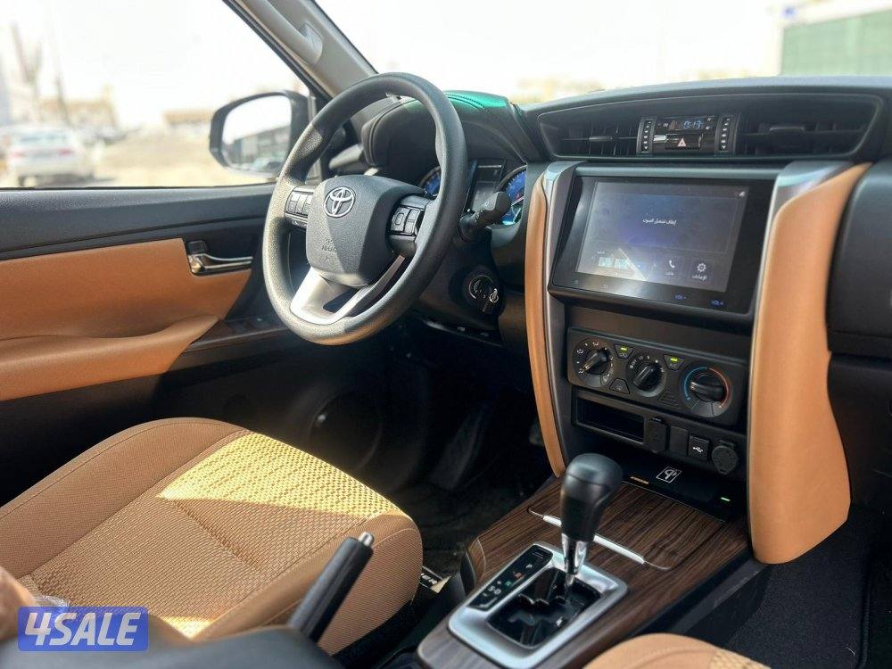 تويوتا فورتنر  موديل 2026 ماشى 1000 k.m  وارد الساير .صبغ وكالة  شاشة.6