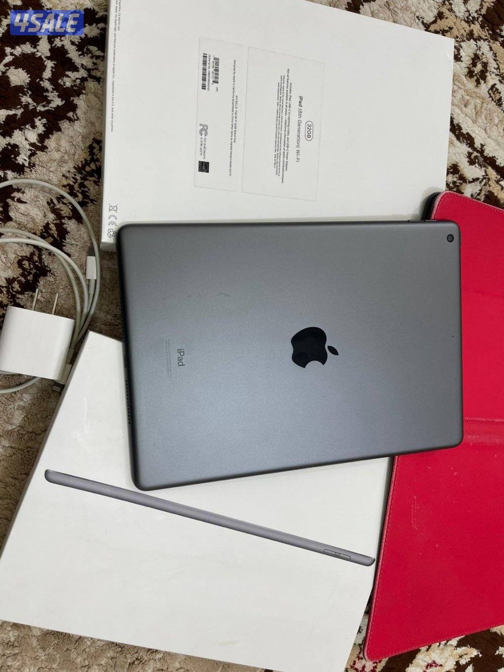 ايباد 8 رمادي 32 غيغا نظيف حيل مع الكرتون والشاحن الاصلي والكفر0