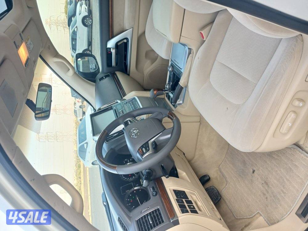 لاند كروزر VXR موديل 20166