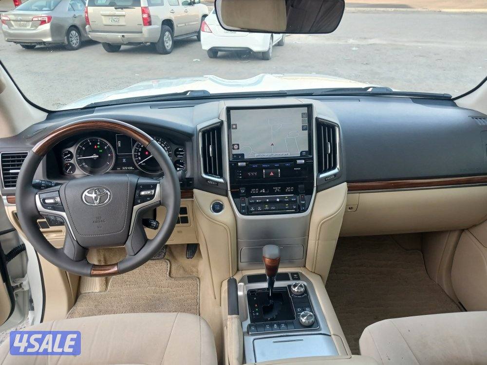 لاند كروزر VXR موديل 20167