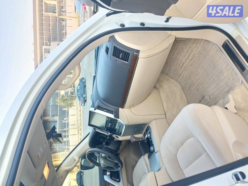 لاند كروزر VXR موديل 20168