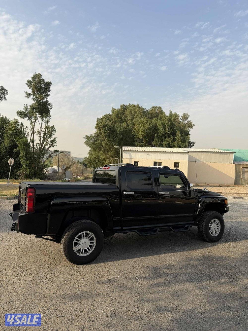 سلام عليكم للبيع همر H3 مفحوص وجاهز للجادين فقط1