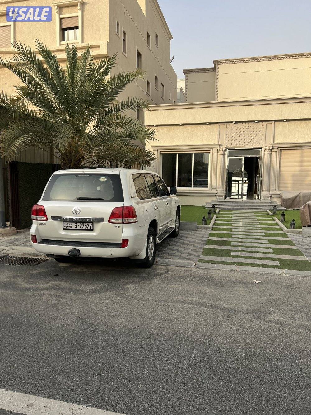 للبيع لاندكروزر 2011 نظيف شرط الفحص مكينه قير شاصي3