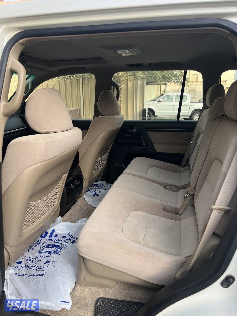 للبيع لاندكروزر 2011 نظيف شرط الفحص مكينه قير شاصي8