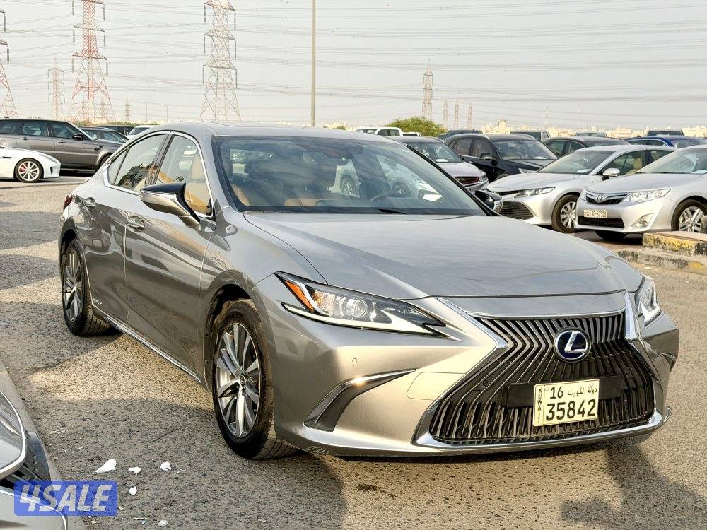 لكزس ES 300 h  الساير 20193