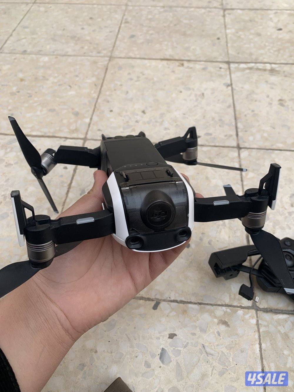 درون شبه جديده استخدمت مره وحده فقط يوجد فصال بسيط1