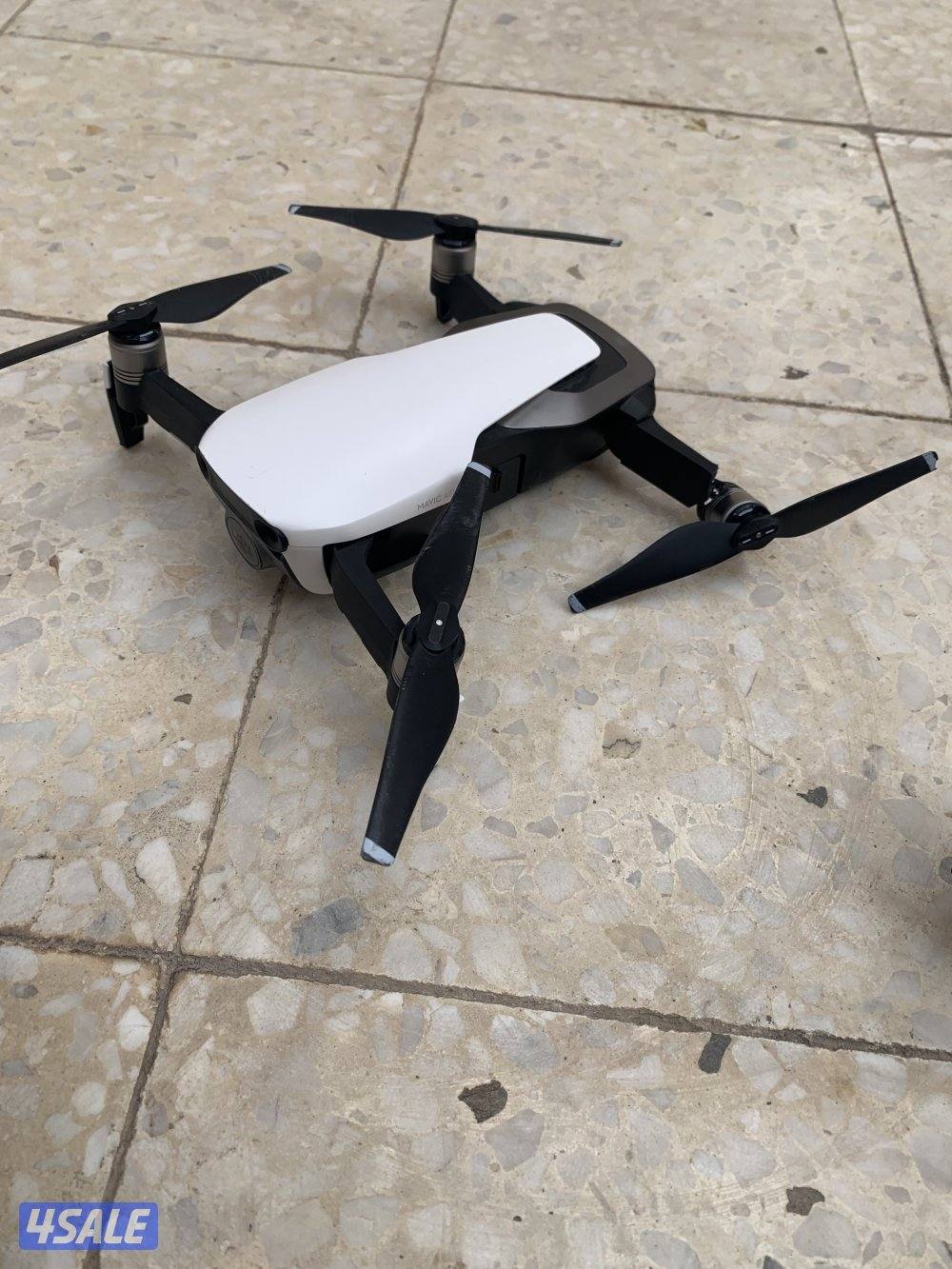 درون شبه جديده استخدمت مره وحده فقط يوجد فصال بسيط2