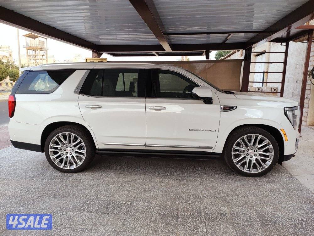 للبيع يوكن دينالي شبه اصفار  لون مميز كامل المواصفات0