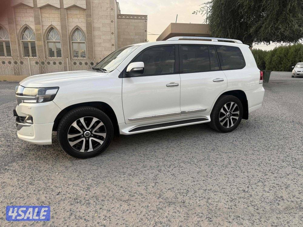 لاند كروزر قراند تورنق 2019 الساير كامل المواصفات مخمل0