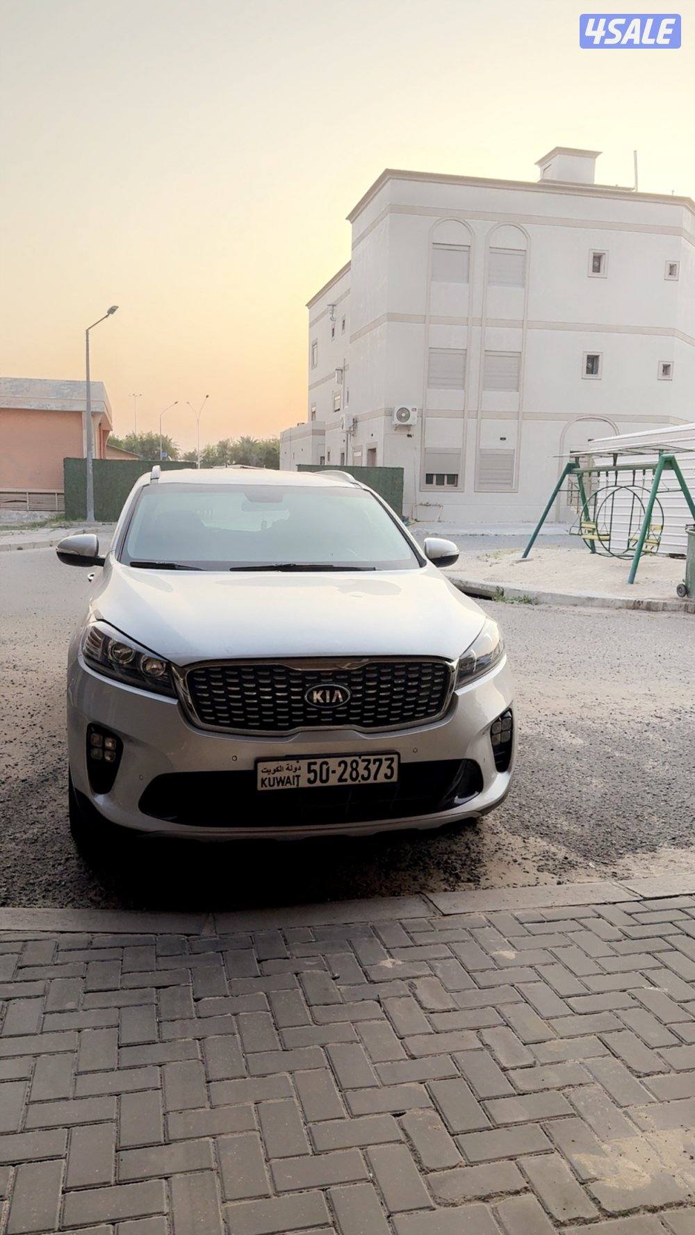 كيا سورينتو عداد٨٤ الف0