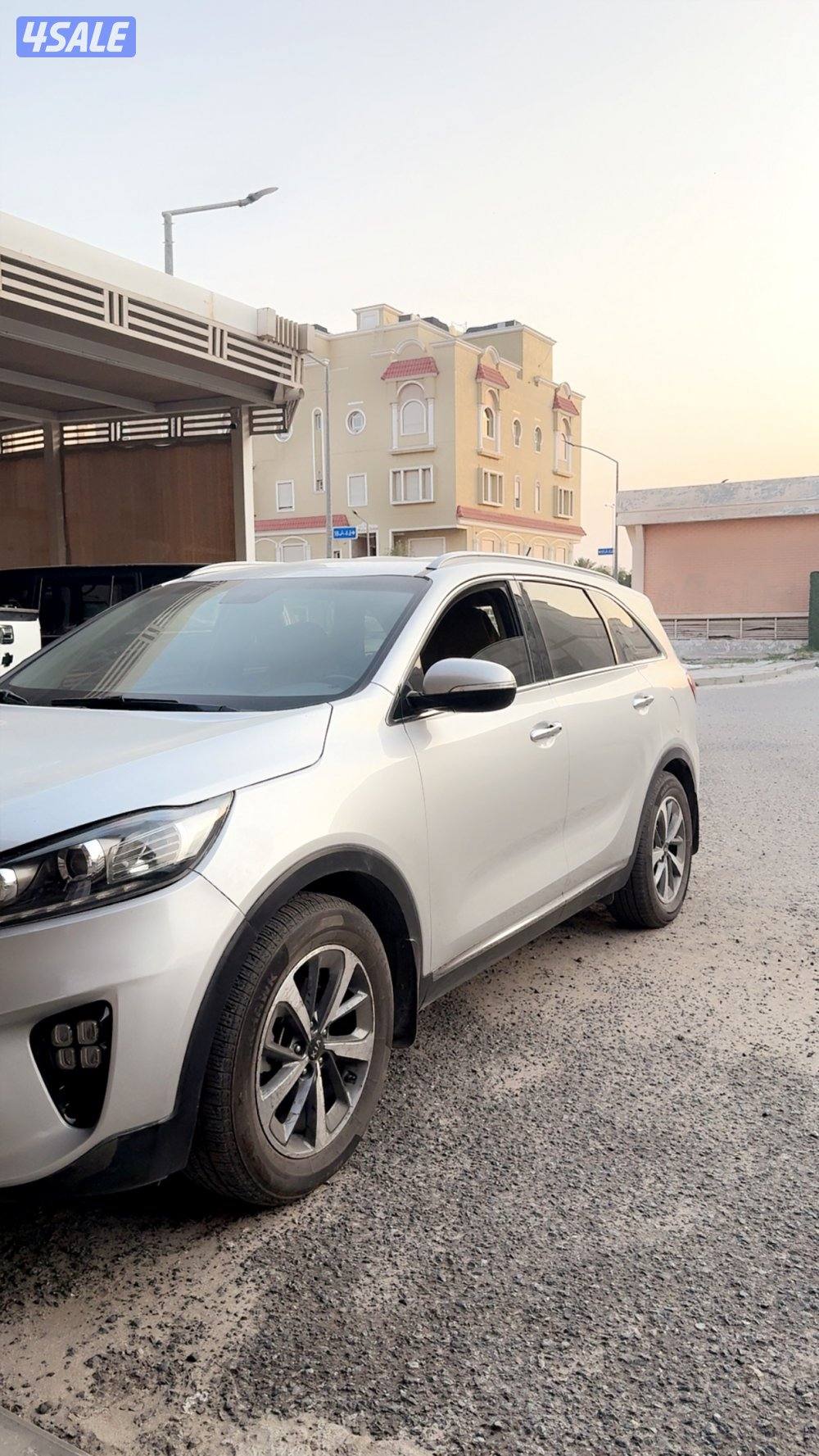 كيا سورينتو عداد٨٤ الف1