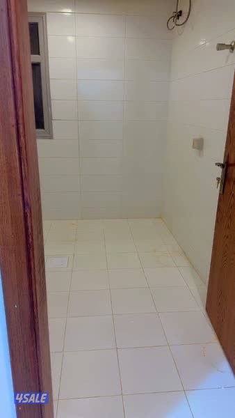 شقه بسالميه شارع العوازم موقع ممتاز وباركن مكونه من غرفتين وصاله 2ح4