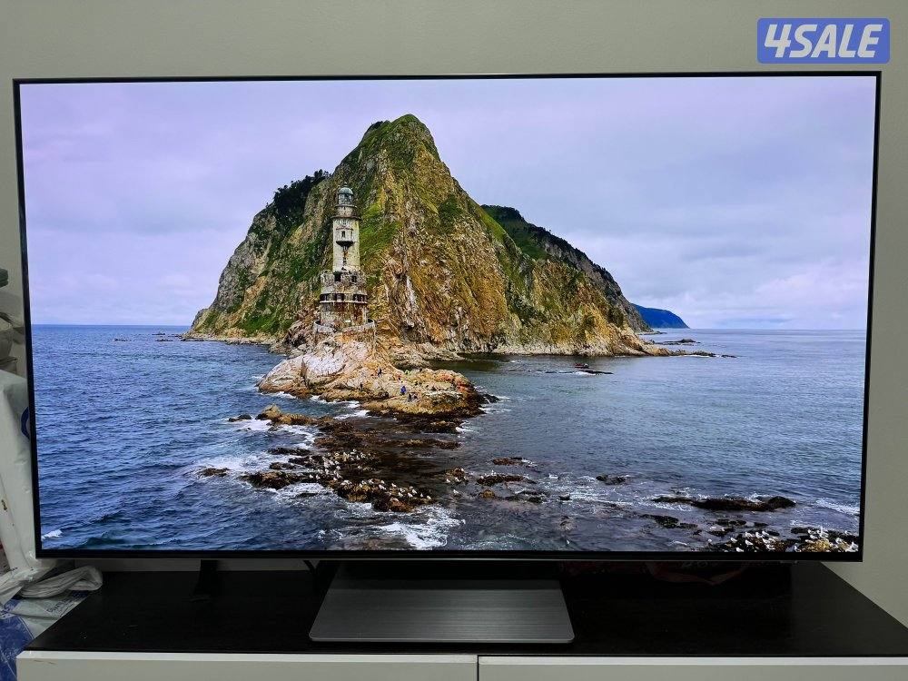 Samsung OLED 55 with IKEA Table2