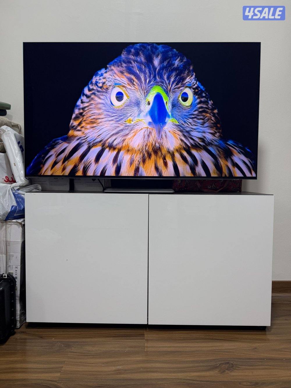 Samsung OLED 55 with IKEA Table3