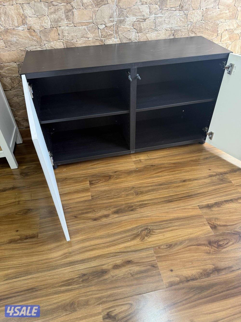 Samsung OLED 55 with IKEA Table8