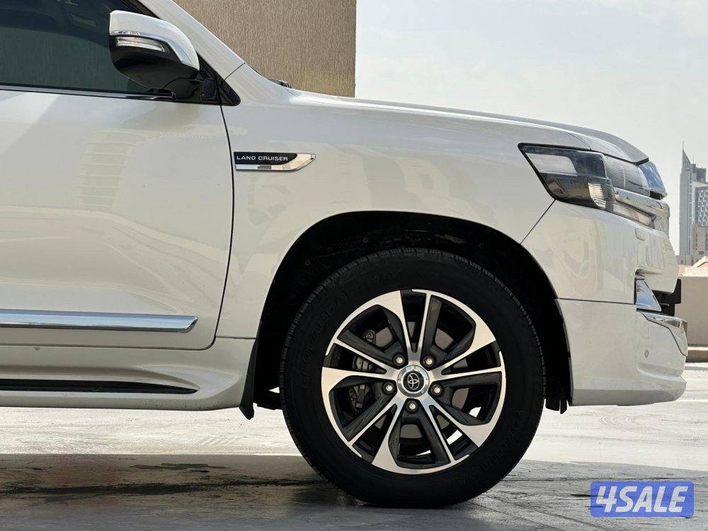 لاندكروزرGXR V8 GRAND TOURING موديل2020 عداد95الف الساير5