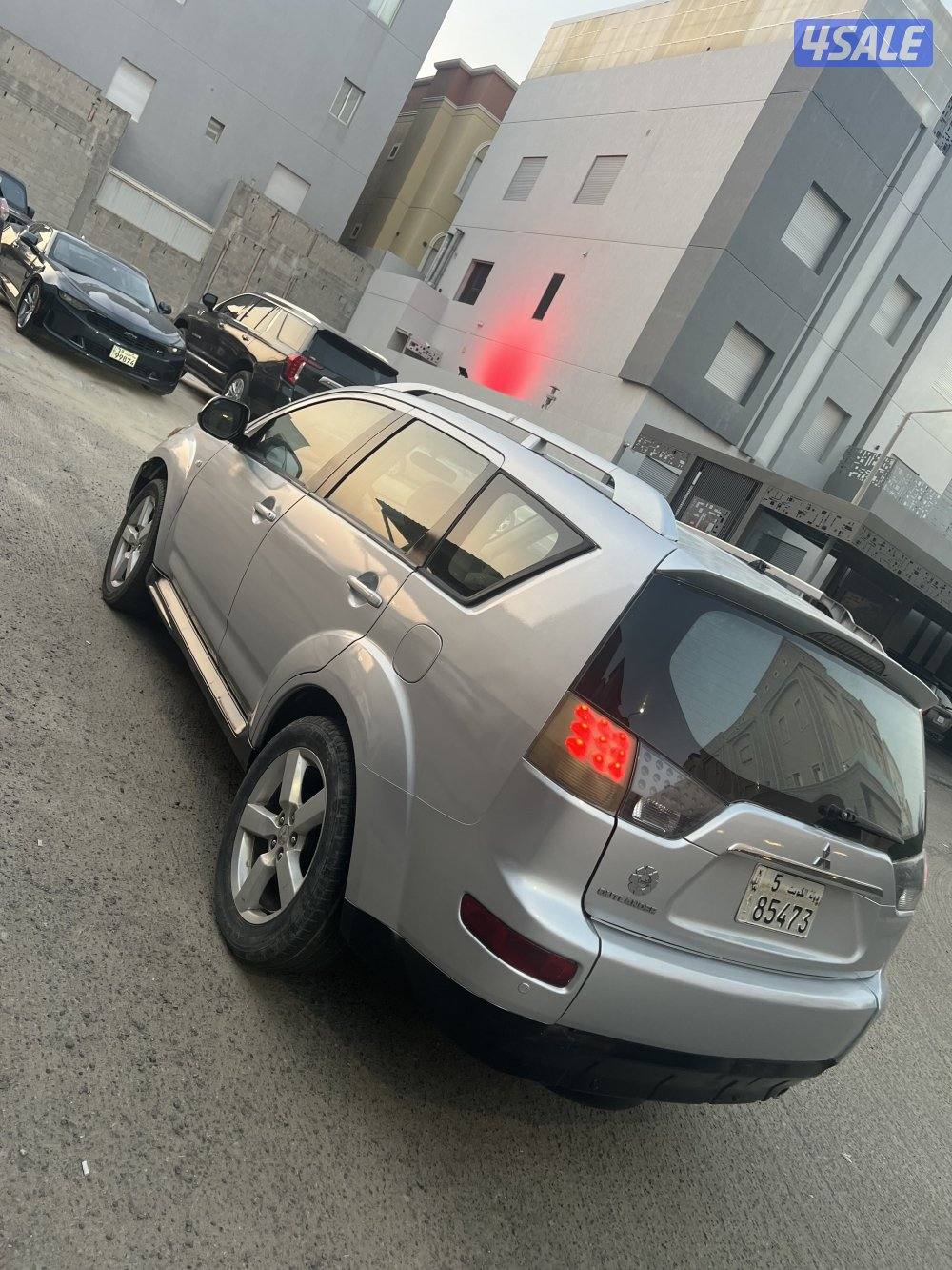 للبيع متسوبيشي اوتلاندر 2009 شرط الفحص ماشي 360الف بحاله ممتازه8