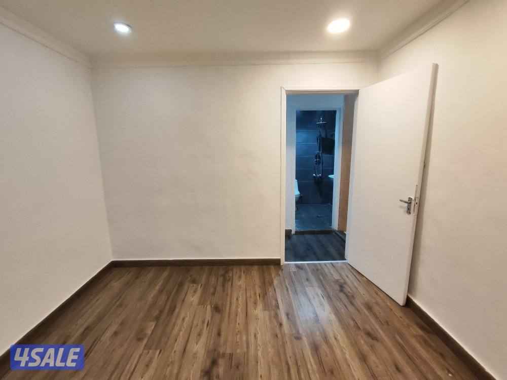 شقق لايجار حولي خلو وفاضي مساحه كبيره غرفة صاله حمام مطبخ باركن سيارات0