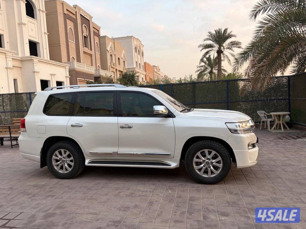 لاند كروزر GXR 20161