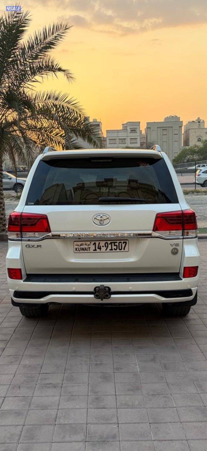 لاند كروزر GXR 20162