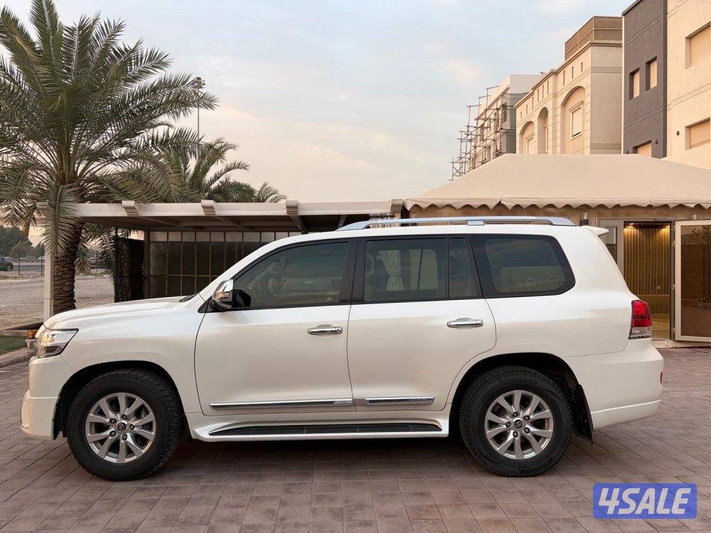 لاند كروزر GXR 20163