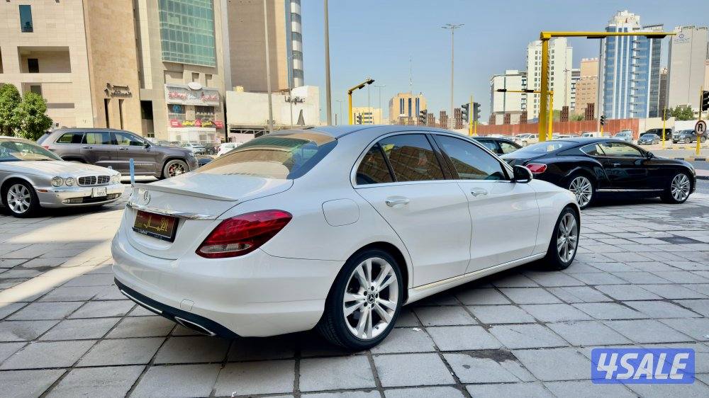 مرسيدس C 300/ موديل 2018/ عداد 155 ألف/ فل أبشن7