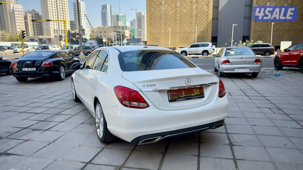مرسيدس C 300/ موديل 2018/ عداد 155 ألف/ فل أبشن15