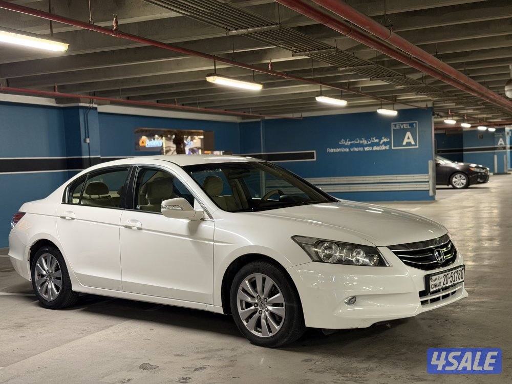 هوندا اكورد صبغ الوكاله موديل 2012 عداد قليل 122 الف سيرفس وكاله1
