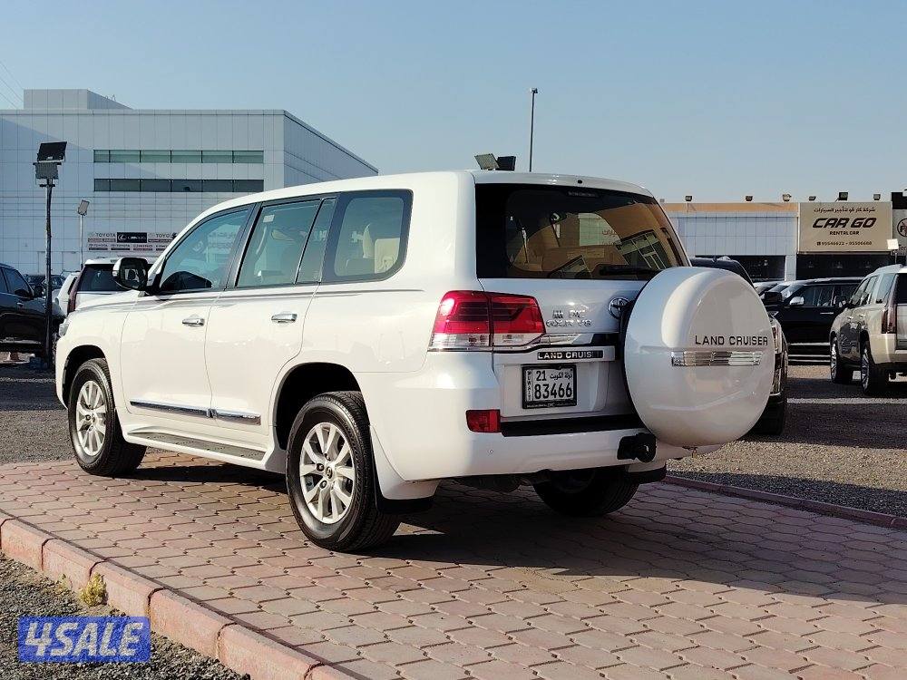 لاندكروزر 8 سلندر2